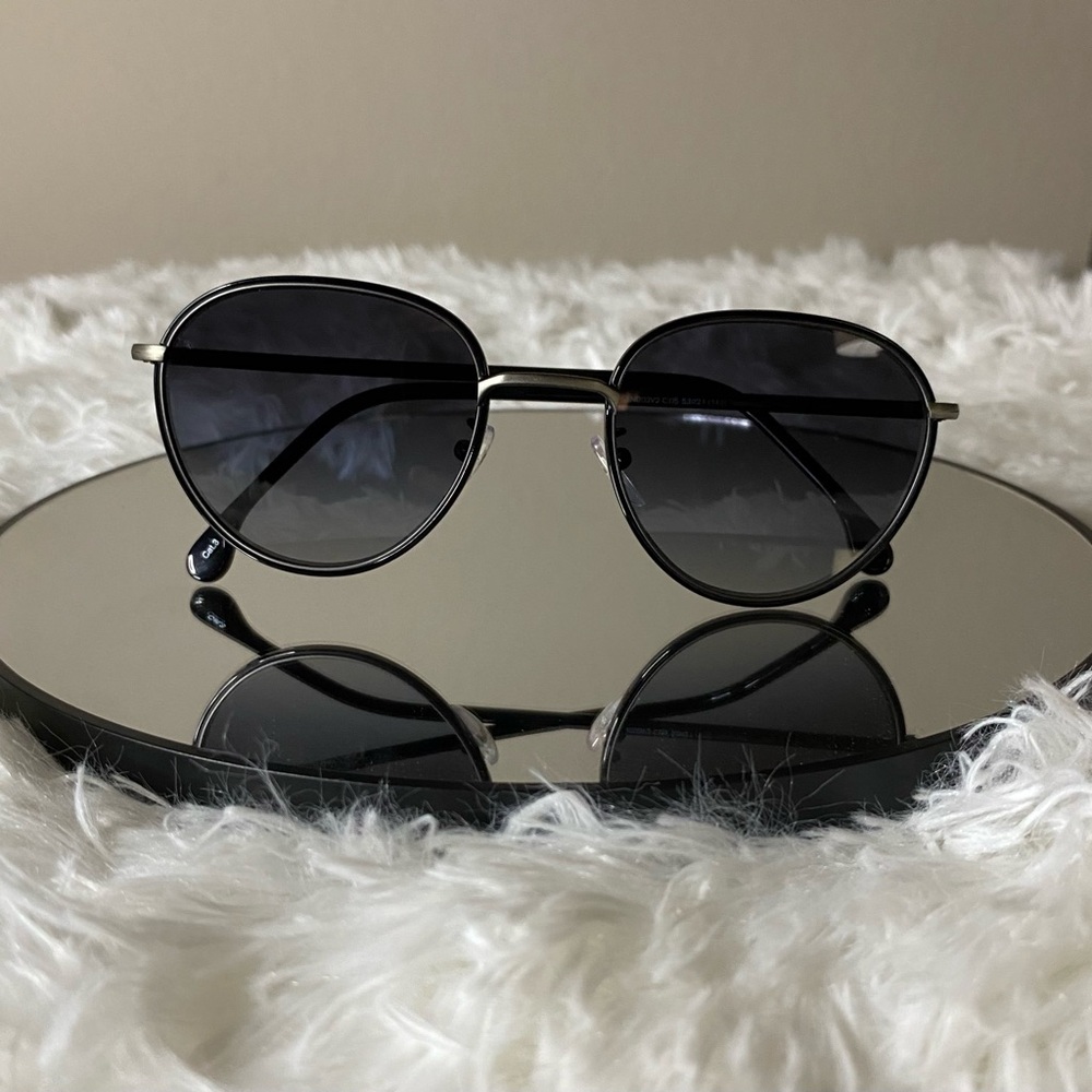 Paul Smith Sunglasses/ Albion Series/ Model #: PSSN003V2/ Black Wire
Frames